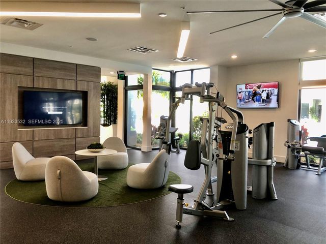 8301 NW 41st St B-405, Doral, FL 33166