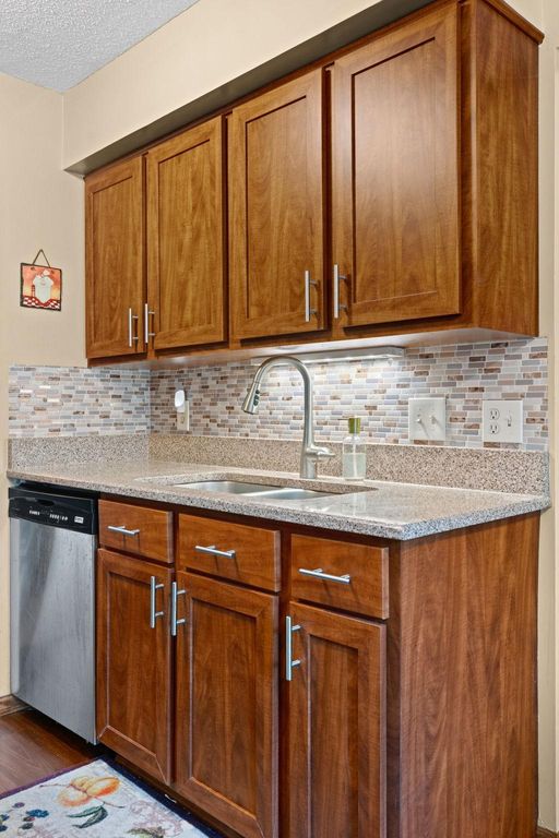 14309 Bedford Drive, Eden Prairie, MN 55346 — photo 5