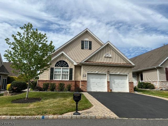 4 Abrams Ct, Franklin Twp., NJ 08873