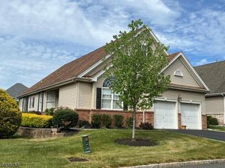 4 Abrams Ct, Franklin Twp., NJ 08873