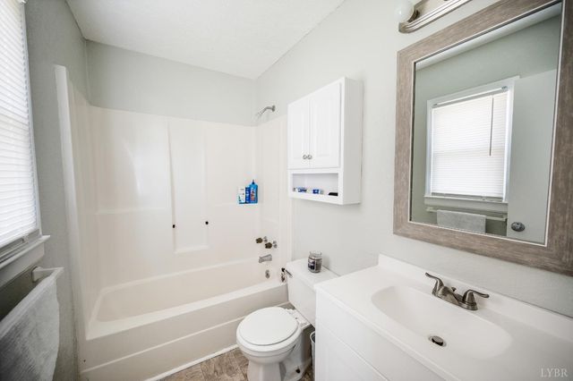 2050 Hawkins Mill Road, Lynchburg, VA 24502