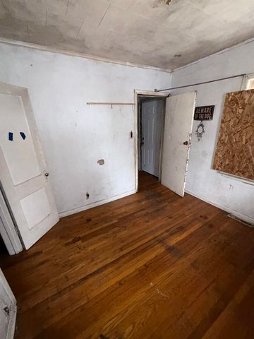 2510 Bennett Avenue, Flint, MI 48506