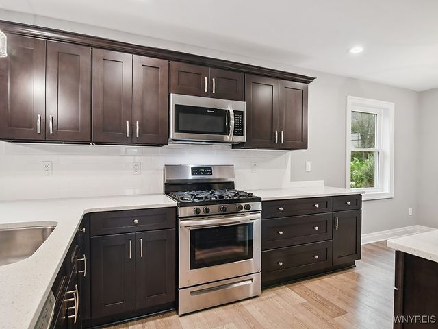 102 Brunswick Road, Lancaster, NY 14043