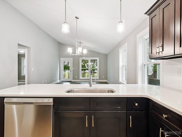 102 Brunswick Road, Lancaster, NY 14043