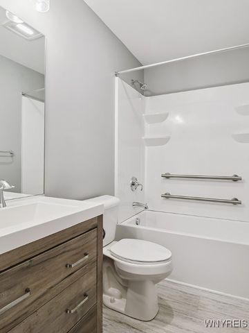 102 Brunswick Road, Lancaster, NY 14043