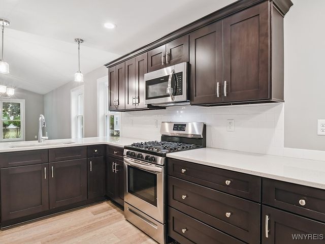 102 Brunswick Road, Lancaster, NY 14043