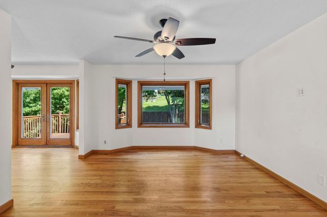 1136 Minnesota Street S, Shakopee, MN 55379