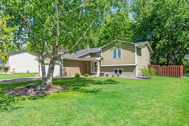 1136 Minnesota Street S, Shakopee, MN 55379