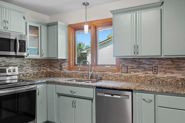 1136 Minnesota Street S, Shakopee, MN 55379