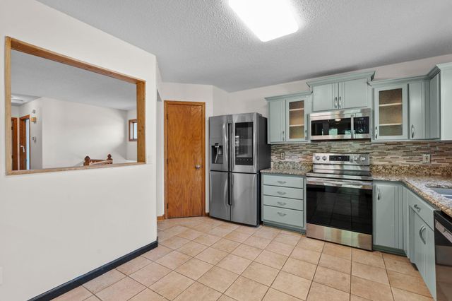 1136 Minnesota Street S, Shakopee, MN 55379