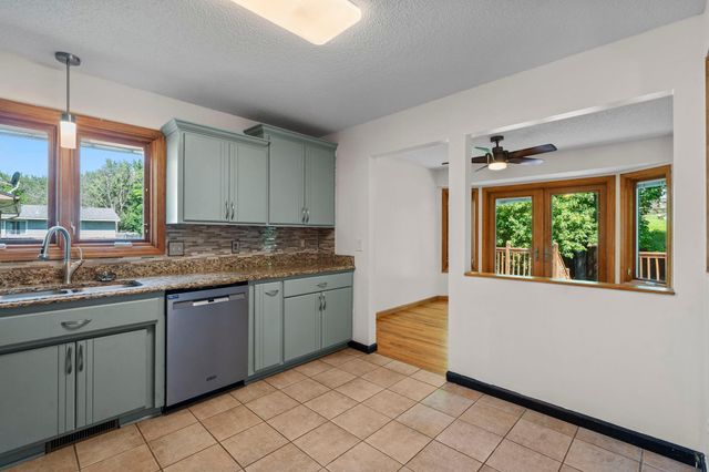 1136 Minnesota Street S, Shakopee, MN 55379