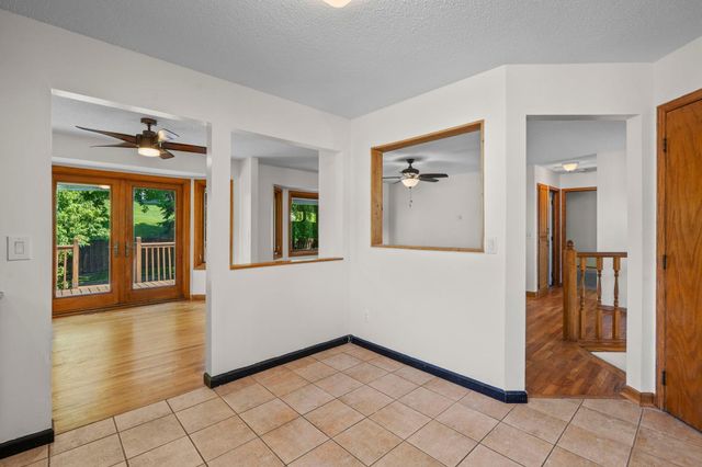 1136 Minnesota Street S, Shakopee, MN 55379