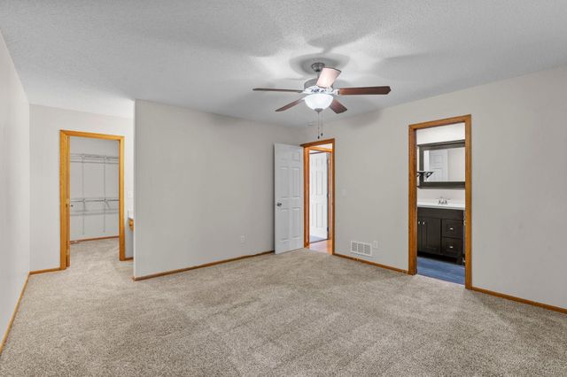 1136 Minnesota Street S, Shakopee, MN 55379