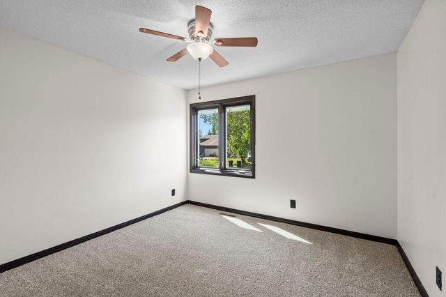 1136 Minnesota Street S, Shakopee, MN 55379