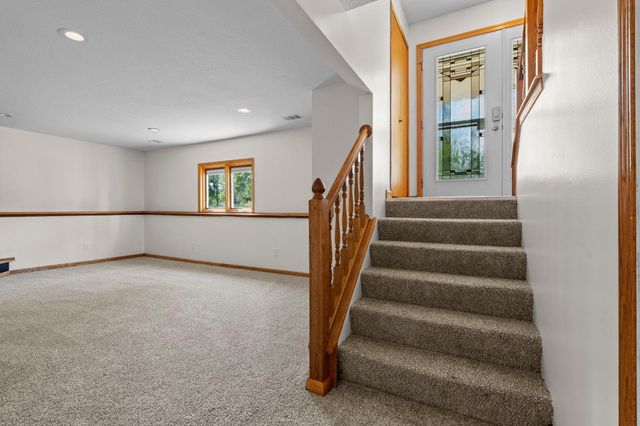 1136 Minnesota Street S, Shakopee, MN 55379
