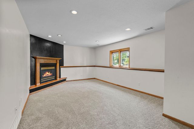 1136 Minnesota Street S, Shakopee, MN 55379