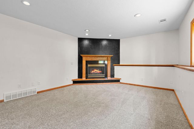 1136 Minnesota Street S, Shakopee, MN 55379