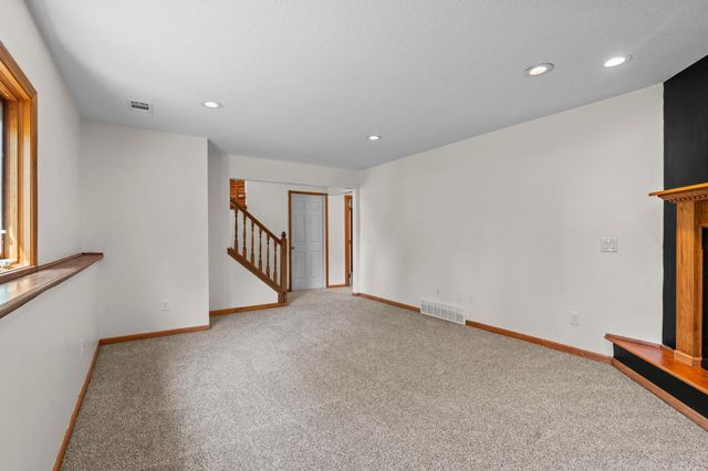 1136 Minnesota Street S, Shakopee, MN 55379