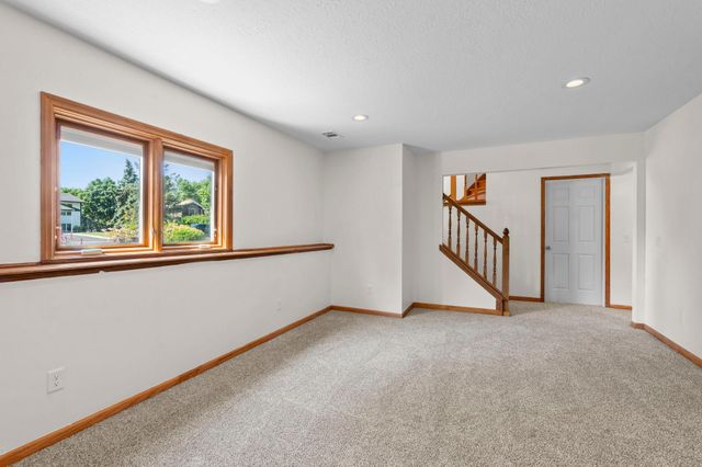 1136 Minnesota Street S, Shakopee, MN 55379