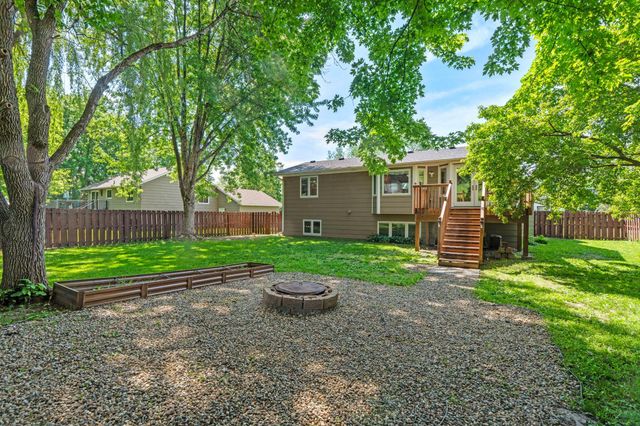 1136 Minnesota Street S, Shakopee, MN 55379