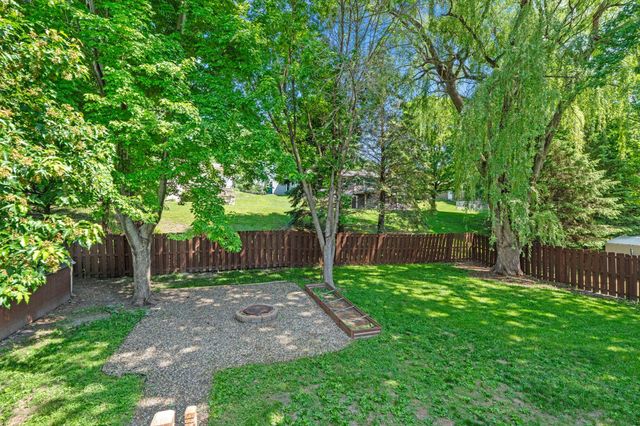 1136 Minnesota Street S, Shakopee, MN 55379