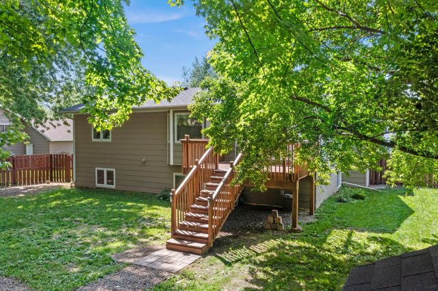 1136 Minnesota Street S, Shakopee, MN 55379