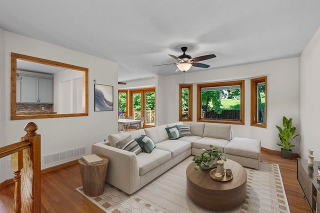 1136 Minnesota Street S, Shakopee, MN 55379
