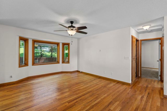 1136 Minnesota Street S, Shakopee, MN 55379