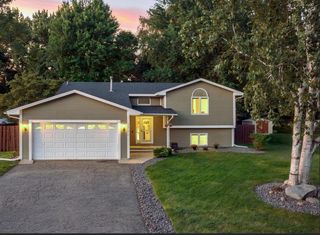 1136 Minnesota Street S, Shakopee, MN 55379