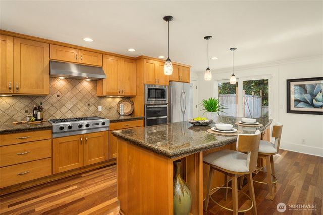 4859 86th Avenue SE, Mercer Island, WA 98040