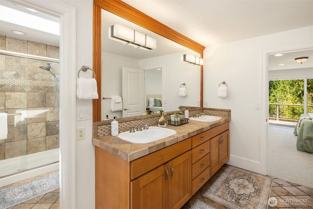 4859 86th Avenue SE, Mercer Island, WA 98040