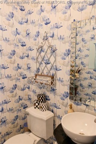 35 Oakridge Estates Road, Danville, WV 25053