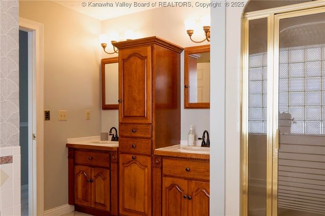 35 Oakridge Estates Road, Danville, WV 25053