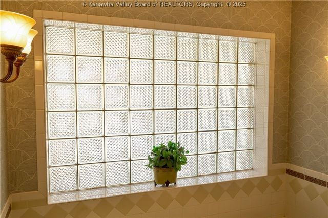 35 Oakridge Estates Road, Danville, WV 25053