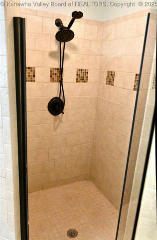 35 Oakridge Estates Road, Danville, WV 25053