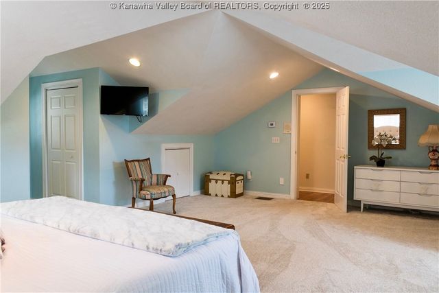 35 Oakridge Estates Road, Danville, WV 25053