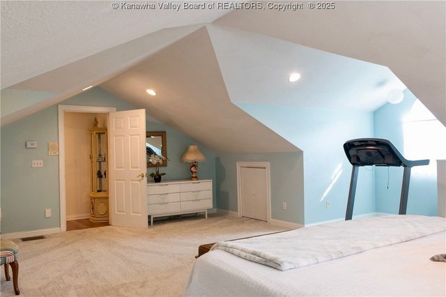 35 Oakridge Estates Road, Danville, WV 25053