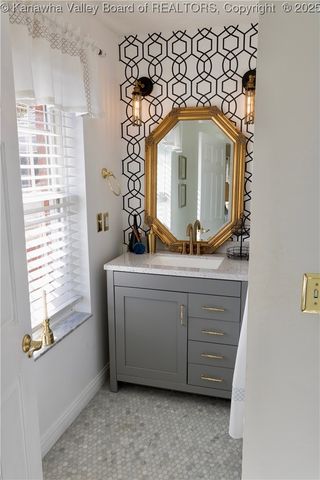 35 Oakridge Estates Road, Danville, WV 25053