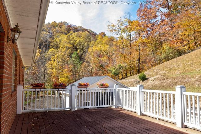 35 Oakridge Estates Road, Danville, WV 25053