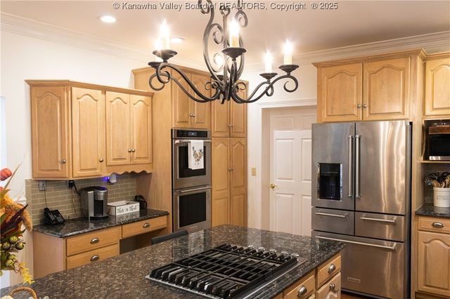 35 Oakridge Estates Road, Danville, WV 25053