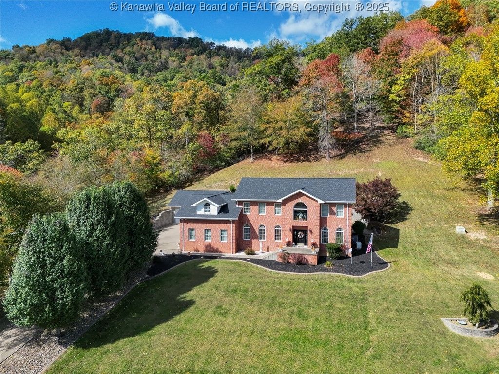35 Oakridge Estates Road, Danville, WV 25053