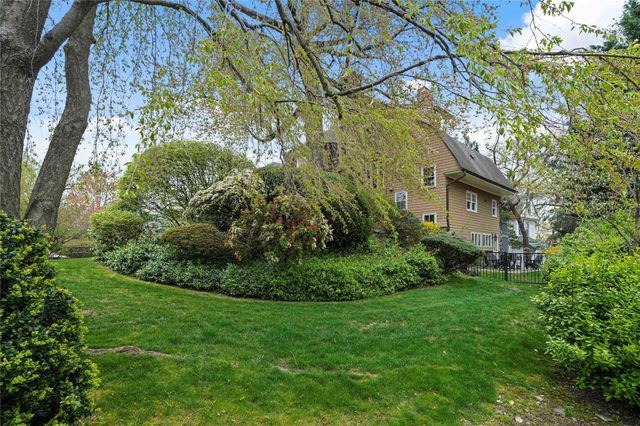 305 Pelhamdale Avenue, Pelham, NY 10803
