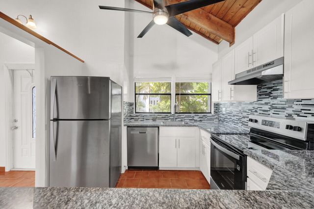 100 Sparrow Drive 13, Royal Palm Beach, FL 33411