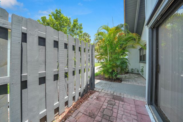 100 Sparrow Drive 13, Royal Palm Beach, FL 33411