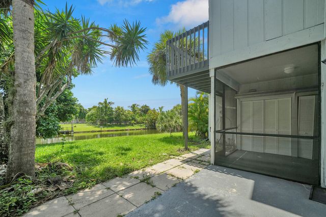 100 Sparrow Drive 13, Royal Palm Beach, FL 33411