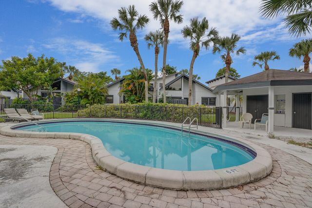 100 Sparrow Drive 13, Royal Palm Beach, FL 33411