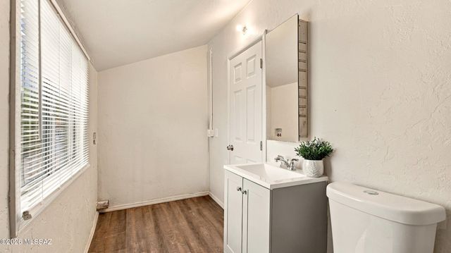 376 W Columbia Street, Tucson, AZ 85714
