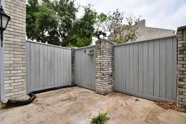 382 Wilcrest Drive, Houston, TX 77042