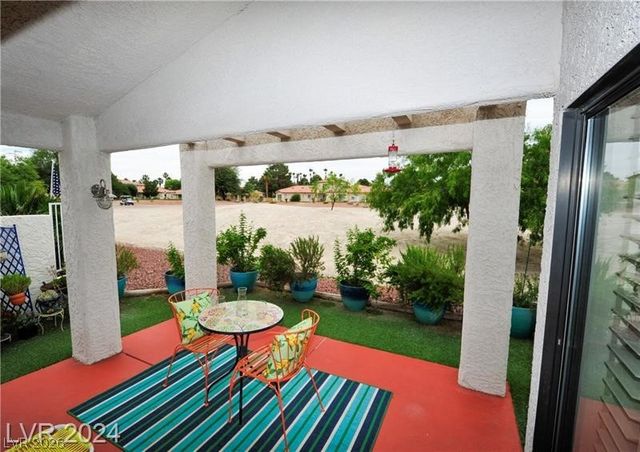 7268 Drifting River Court, Las Vegas, NV 89149