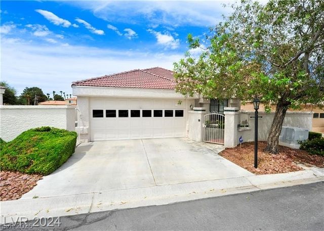 7268 Drifting River Court, Las Vegas, NV 89149